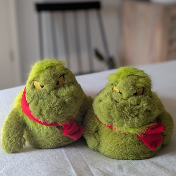 Green Plush Toys with Red Scarves - Picture 1 of 4